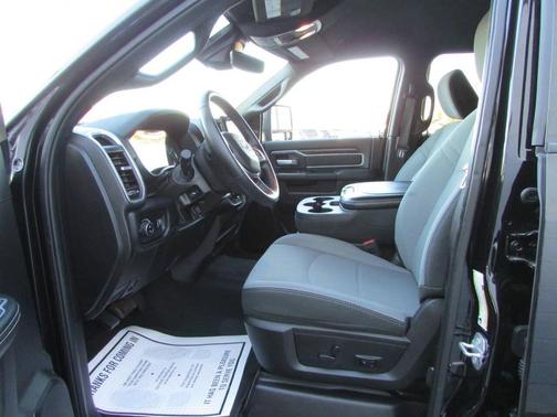 2024 RAM 2500 Big Horn 4x4 4dr Crew Cab 6.3 ft. SB Pickup