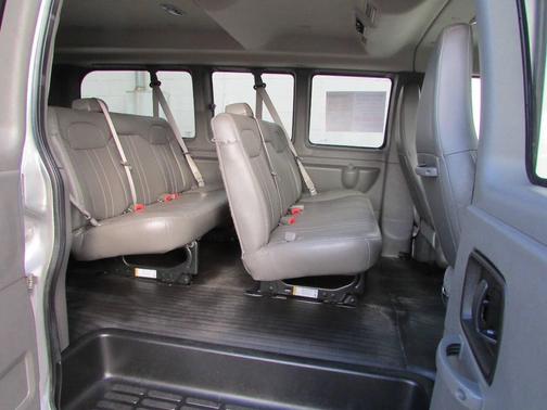 2016 Chevrolet Express 2500 LS