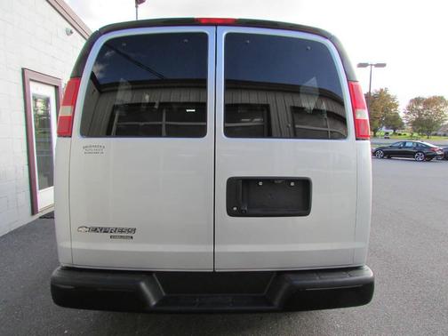 2016 Chevrolet Express 2500 LS