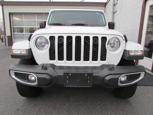 2022 Jeep Gladiator Sport S