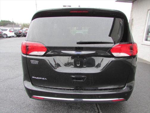 2018 Chrysler Pacifica Touring-L Plus