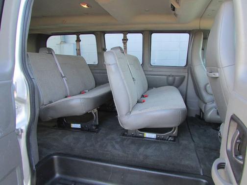 2017 Chevrolet Express 2500 LS