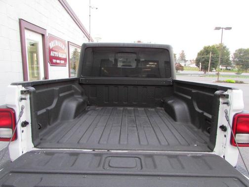 2023 Jeep Gladiator Sport S