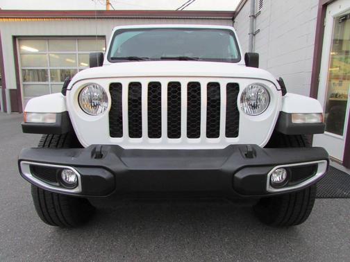 2023 Jeep Gladiator Sport S