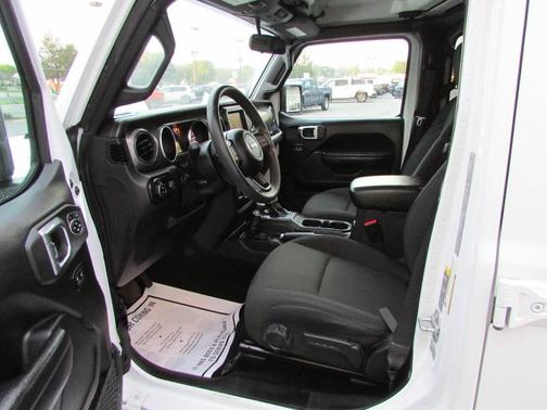 2023 Jeep Gladiator Sport S