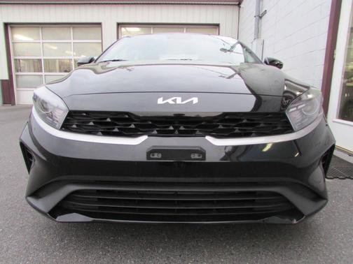 Black 2024 Kia Forte LXS