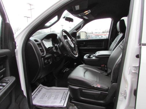 2022 RAM 2500 Tradesman 4x4 4dr Crew Cab 8 ft. LB Pickup