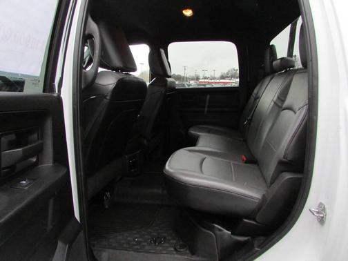 2022 RAM 2500 Tradesman 4x4 4dr Crew Cab 8 ft. LB Pickup