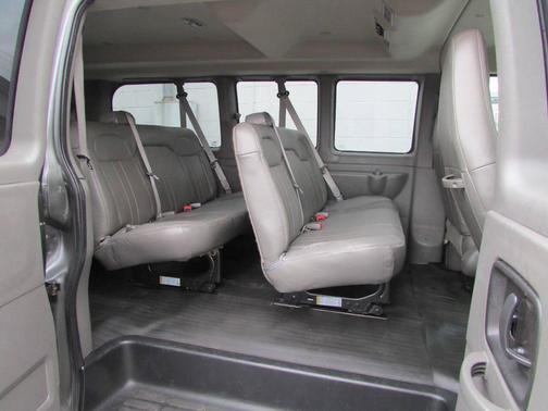 2016 Chevrolet Express 2500 LS