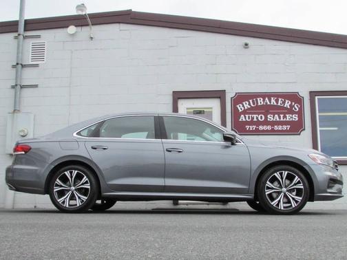 Gray 2022 Volkswagen Passat 2.0T SE