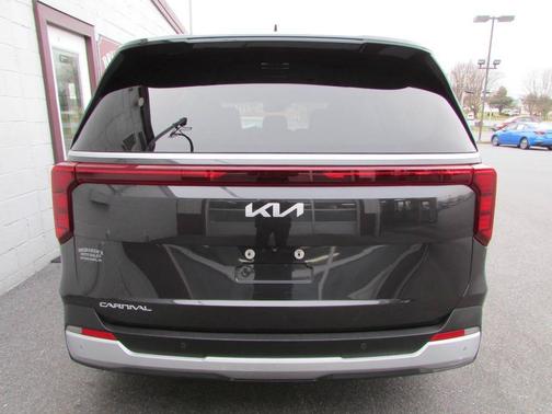 Gray 2025 Kia Carnival LXS