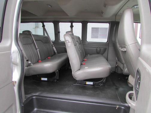 2017 Chevrolet Express 3500 LS