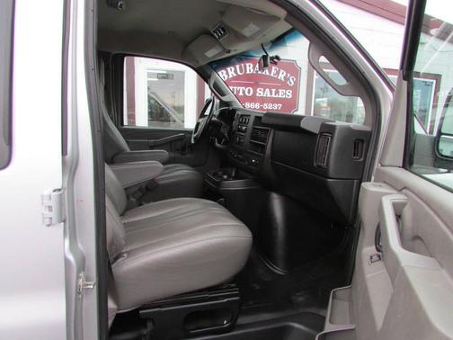 2017 Chevrolet Express 3500 LS