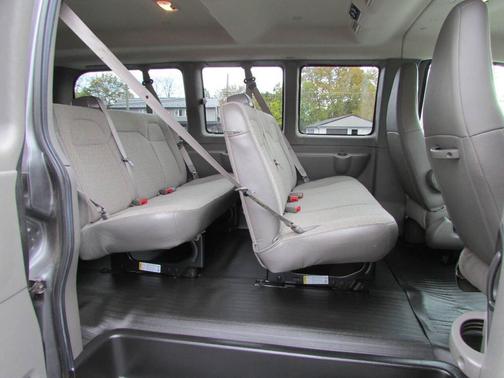 2017 Chevrolet Express 2500 LS