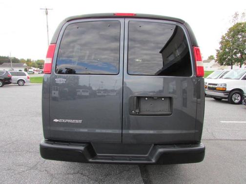 2017 Chevrolet Express 2500 LS