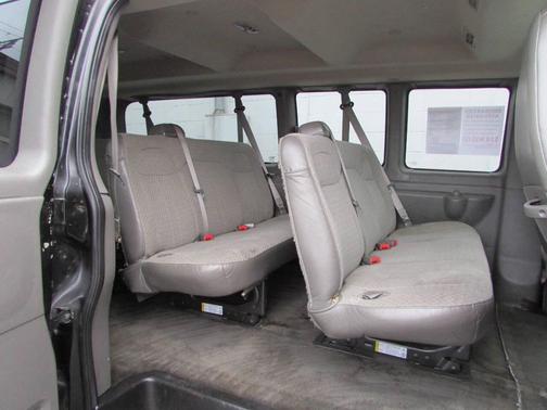 2017 Chevrolet Express 3500 LT