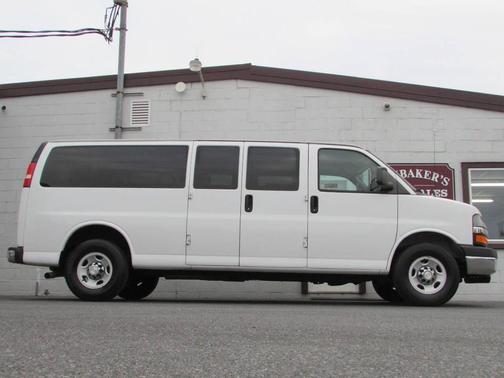 2016 Chevrolet Express 3500 LT