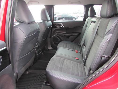 2022 Mitsubishi Outlander SE