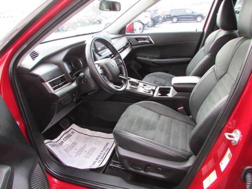 2022 Mitsubishi Outlander SE