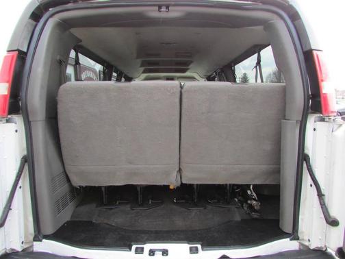 White 2017 Chevrolet Express 3500 LT