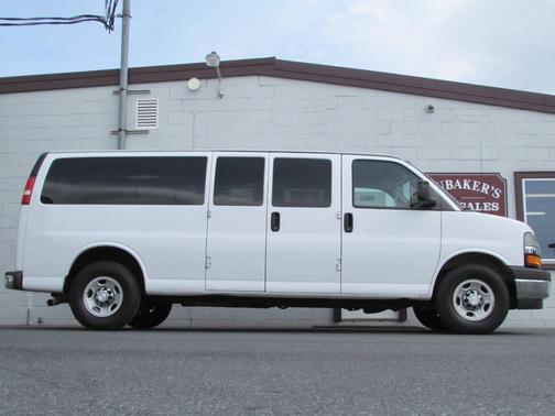 White 2017 Chevrolet Express 3500 LT