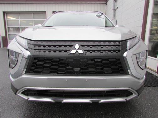Alloy Silver Metallic 2024 Mitsubishi Eclipse Cross SE