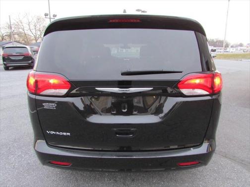 2022 Chrysler Voyager LX