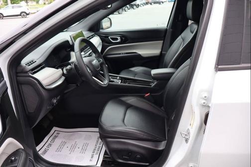 Bright White Clearcoat 2025 Jeep Compass Limited