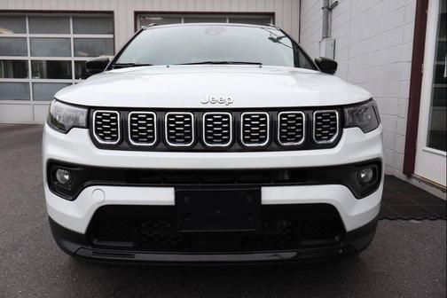 Bright White Clearcoat 2025 Jeep Compass Limited