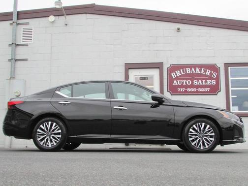 Black 2025 Nissan Altima 2.5 SV