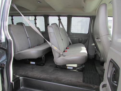 2017 Chevrolet Express 3500 LT