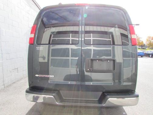 2017 Chevrolet Express 3500 LT