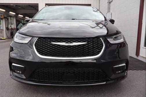 Black 2024 Chrysler Pacifica Touring L