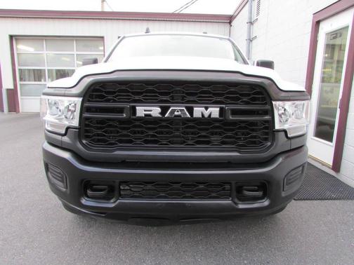 2020 RAM 2500 Tradesman Crew Cab 4X4 8' Box