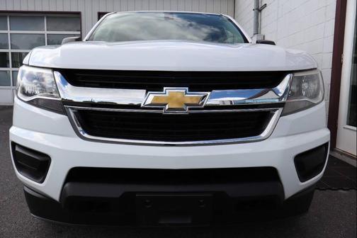 White 2018 Chevrolet Colorado WT