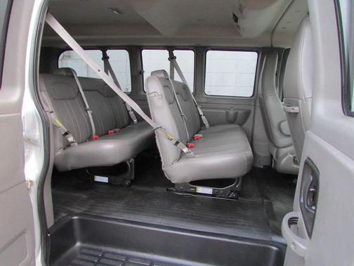 2016 Chevrolet Express 2500 LS