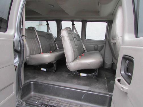 2017 Chevrolet Express 3500 LS