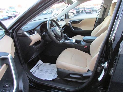 2021 Toyota RAV4 Hybrid LE