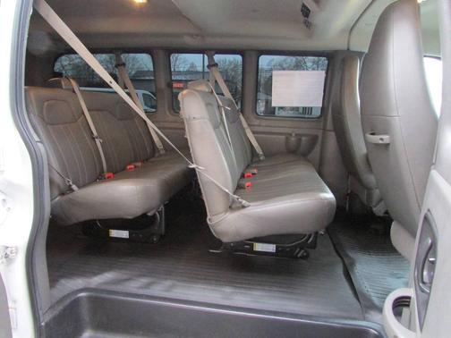2015 Chevrolet Express 2500 LS