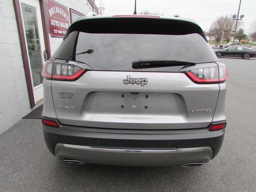 Gray 2019 Jeep Cherokee Limited