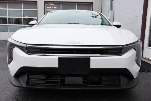 White 2025 Kia K4 LXS 4dr Sedan