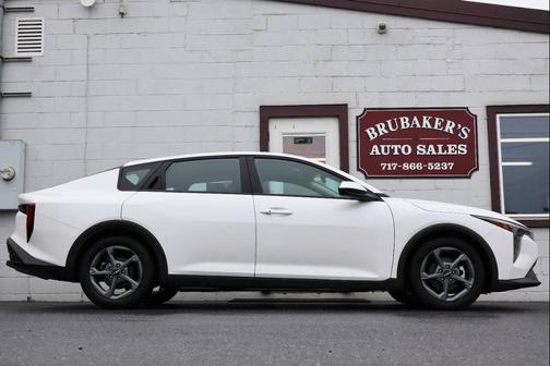White 2025 Kia K4 LXS 4dr Sedan