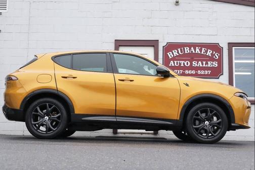 Gold 2024 Dodge Hornet R/T AWD 4dr Crossover