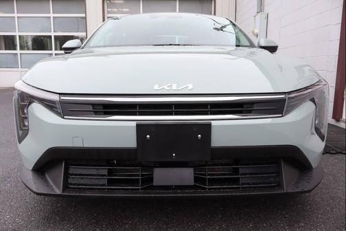 Green 2025 Kia K4 LXS 4dr Sedan