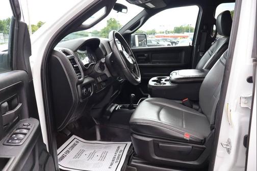 White 2022 RAM 2500 Tradesman 4x4 4dr Crew Cab 8 ft. LB Pickup
