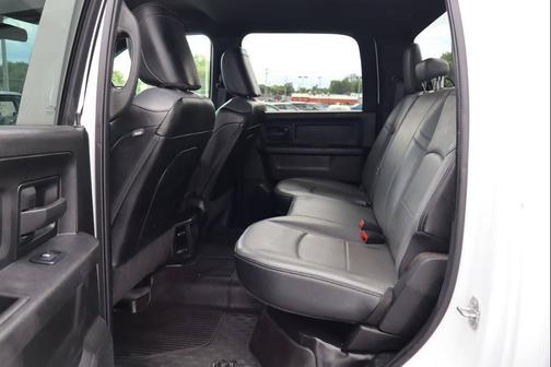 White 2022 RAM 2500 Tradesman 4x4 4dr Crew Cab 8 ft. LB Pickup