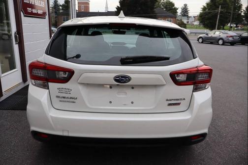 White 2022 Subaru Impreza 2.0i Sport
