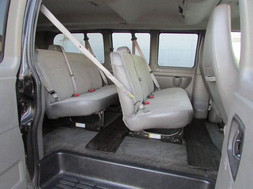 2015 Chevrolet Express 2500 LS