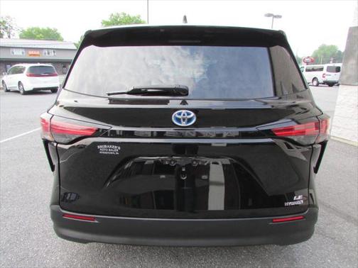 2021 Toyota Sienna LE