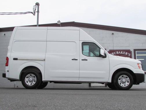 2021 Nissan NV Cargo NV3500 HD S V8